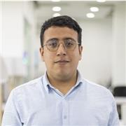 Profesor de apoyo en secundaria especializado en clases de forma presencia